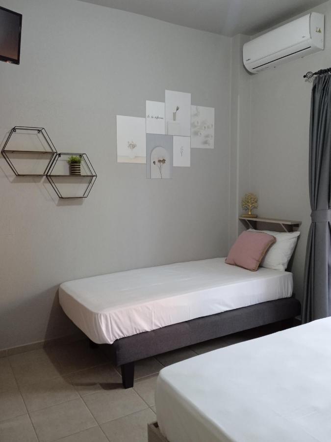Almira - Rooms To Let Неа-Рода Экстерьер фото