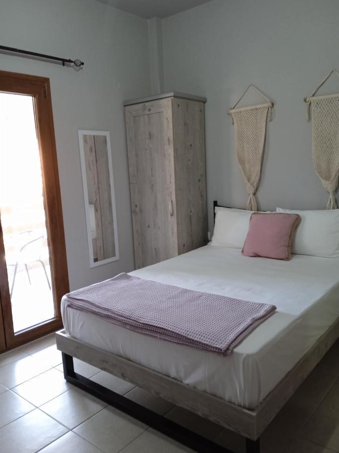 Almira - Rooms To Let Неа-Рода Экстерьер фото