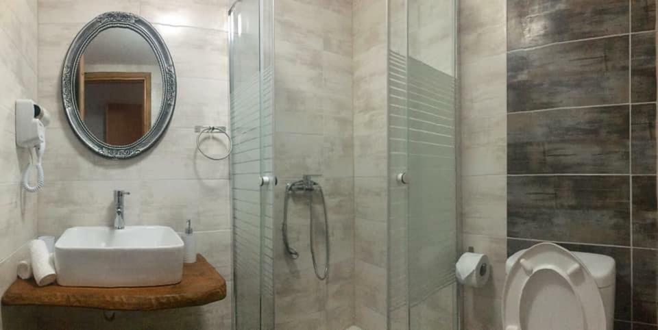 Almira - Rooms To Let Неа-Рода Экстерьер фото