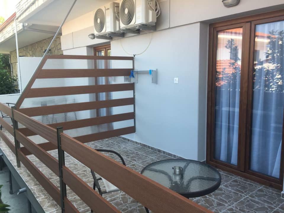 Almira - Rooms To Let Неа-Рода Экстерьер фото